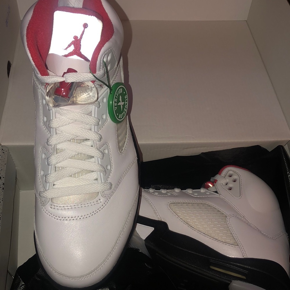 SOLD ❌❌ Jordan Retro 5 Fire Red 2020